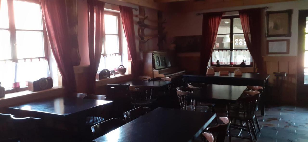 Kratochviluv Mlyn Hotel Cervena Lhota  Eksteriør billede